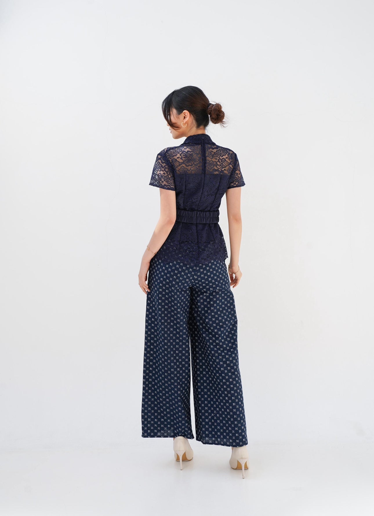 Set Kebaya pants Navy with White Flower