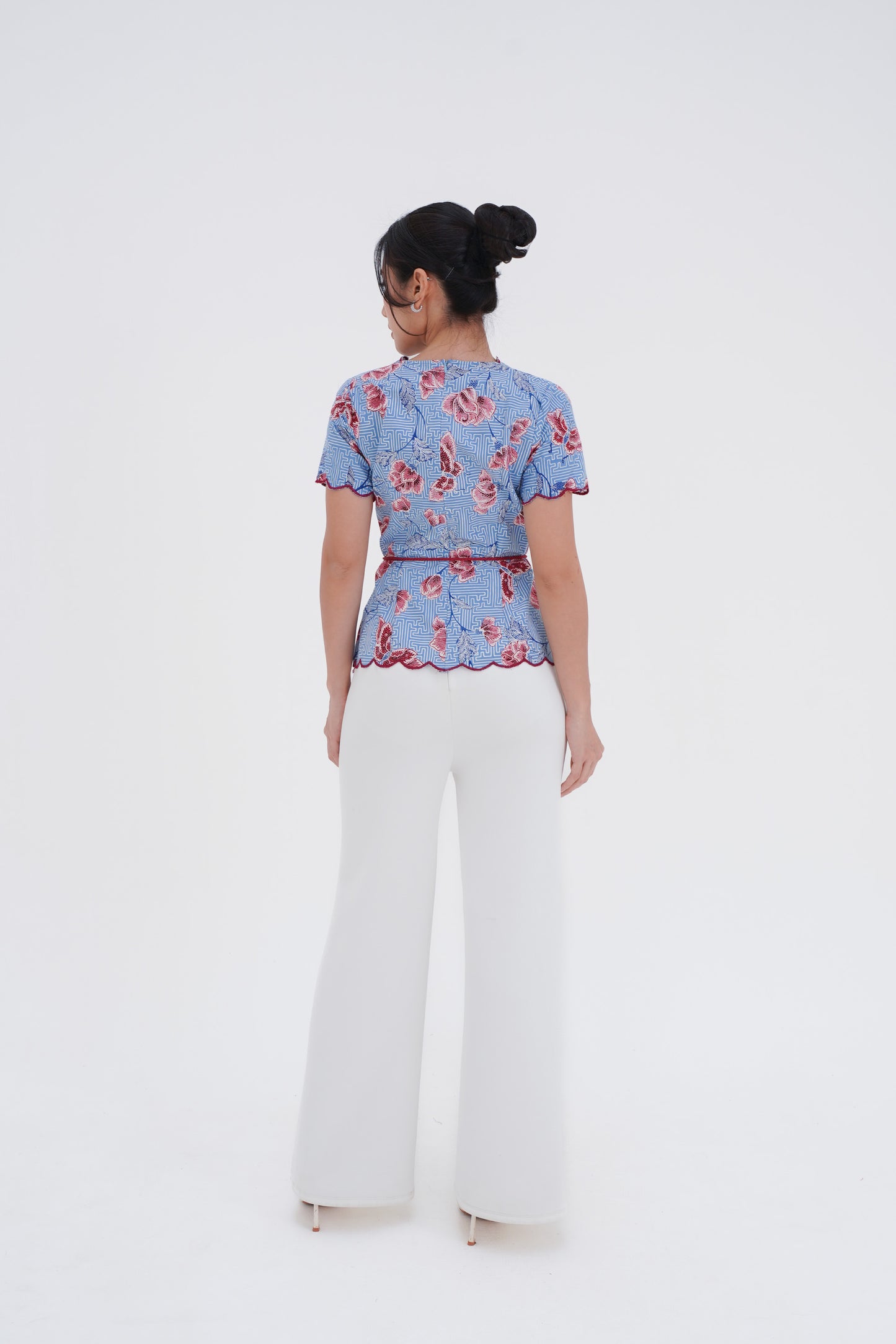 Top Scalop Butterfly Blue