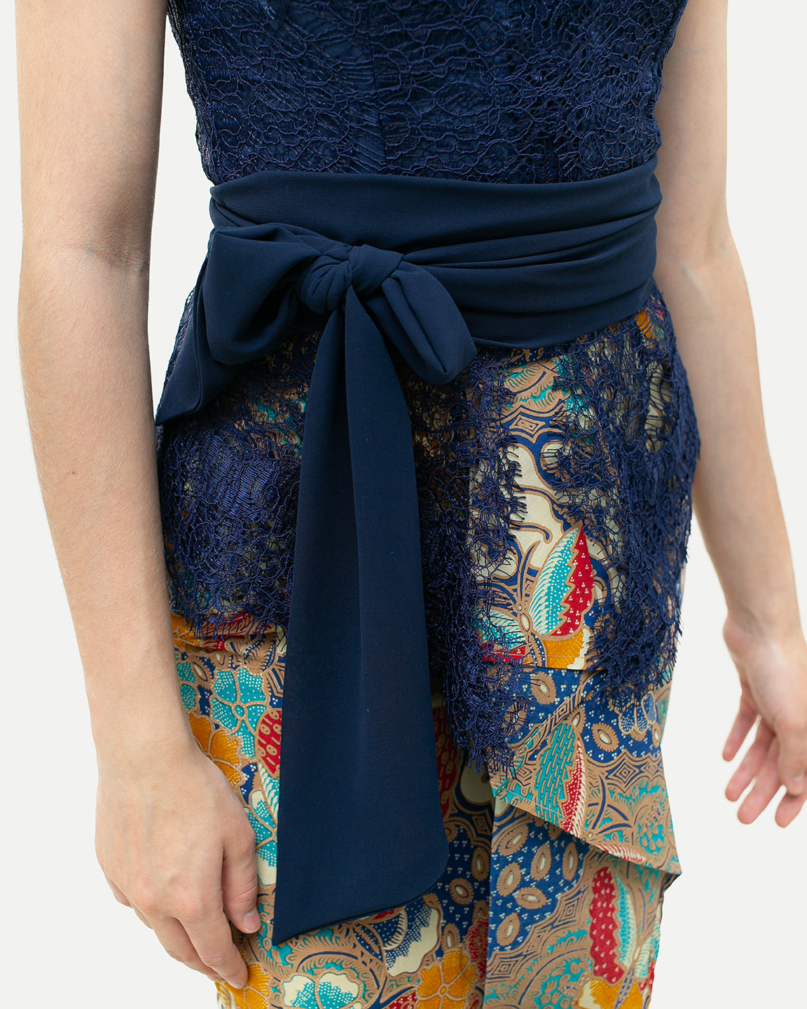 Set Kebaya Bali Dark Blue Ribbon