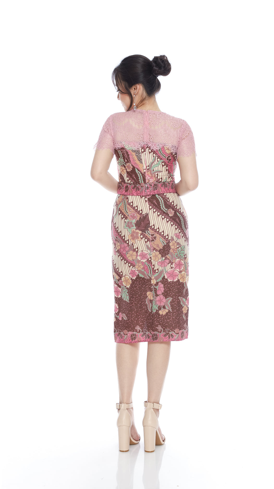 Dress Lokawati Pink Lace Parang