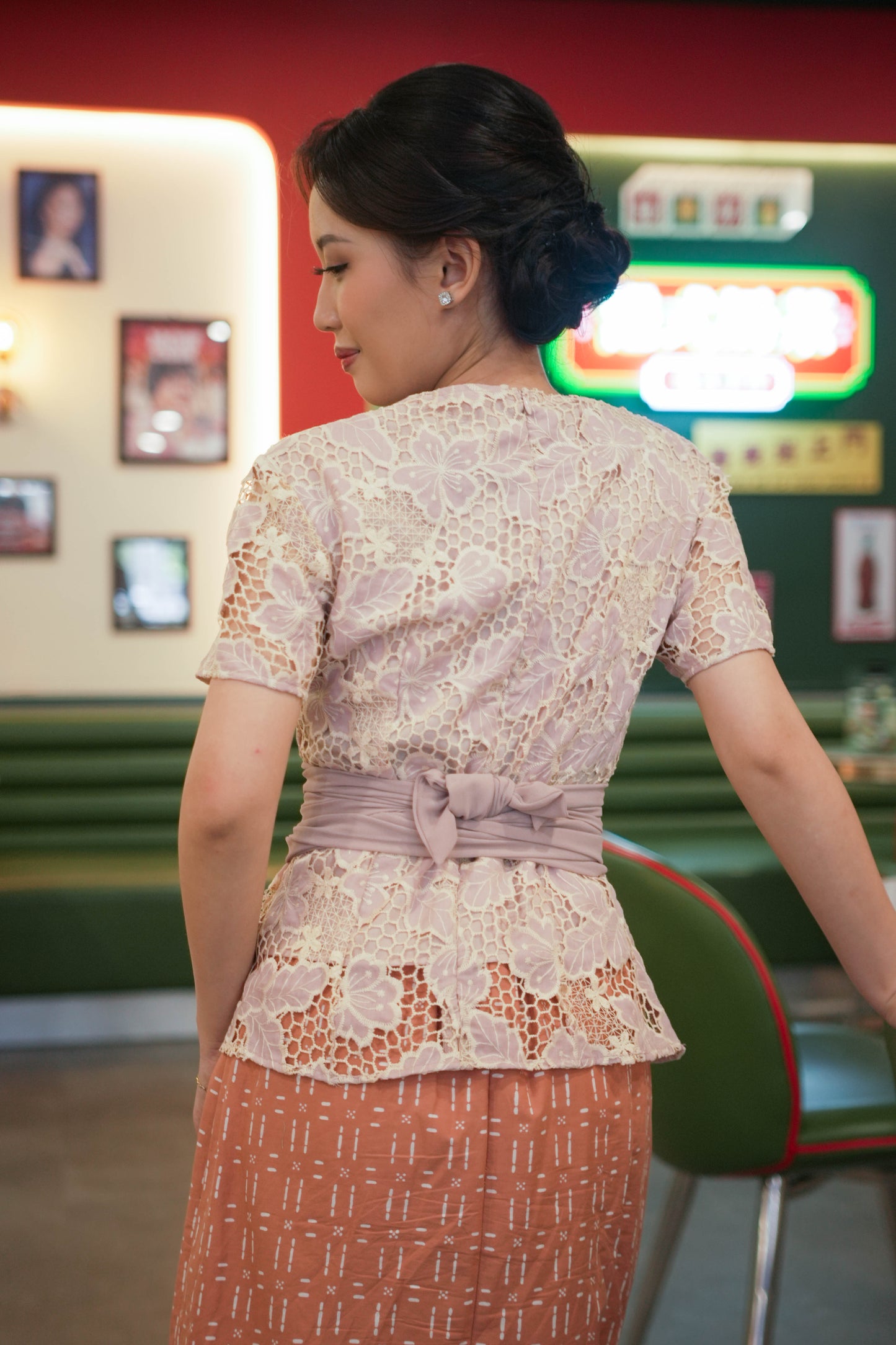 Top Kebaya Royal Cream