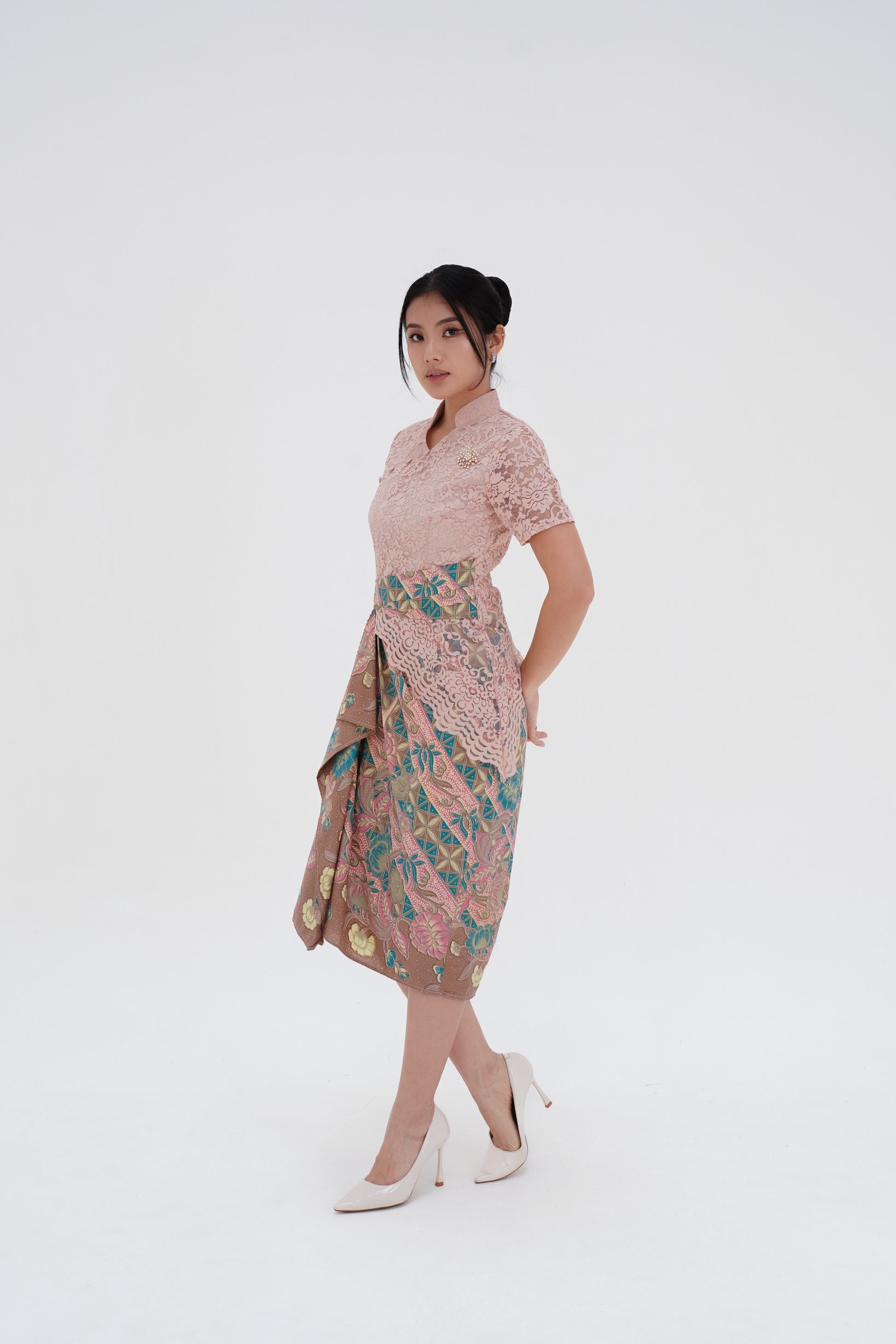Dress Lace Peach Cheongsam Green Angsana Hoki's Closet Dress Lace Peach Cheongsam Green Angsana Hoki's Closet