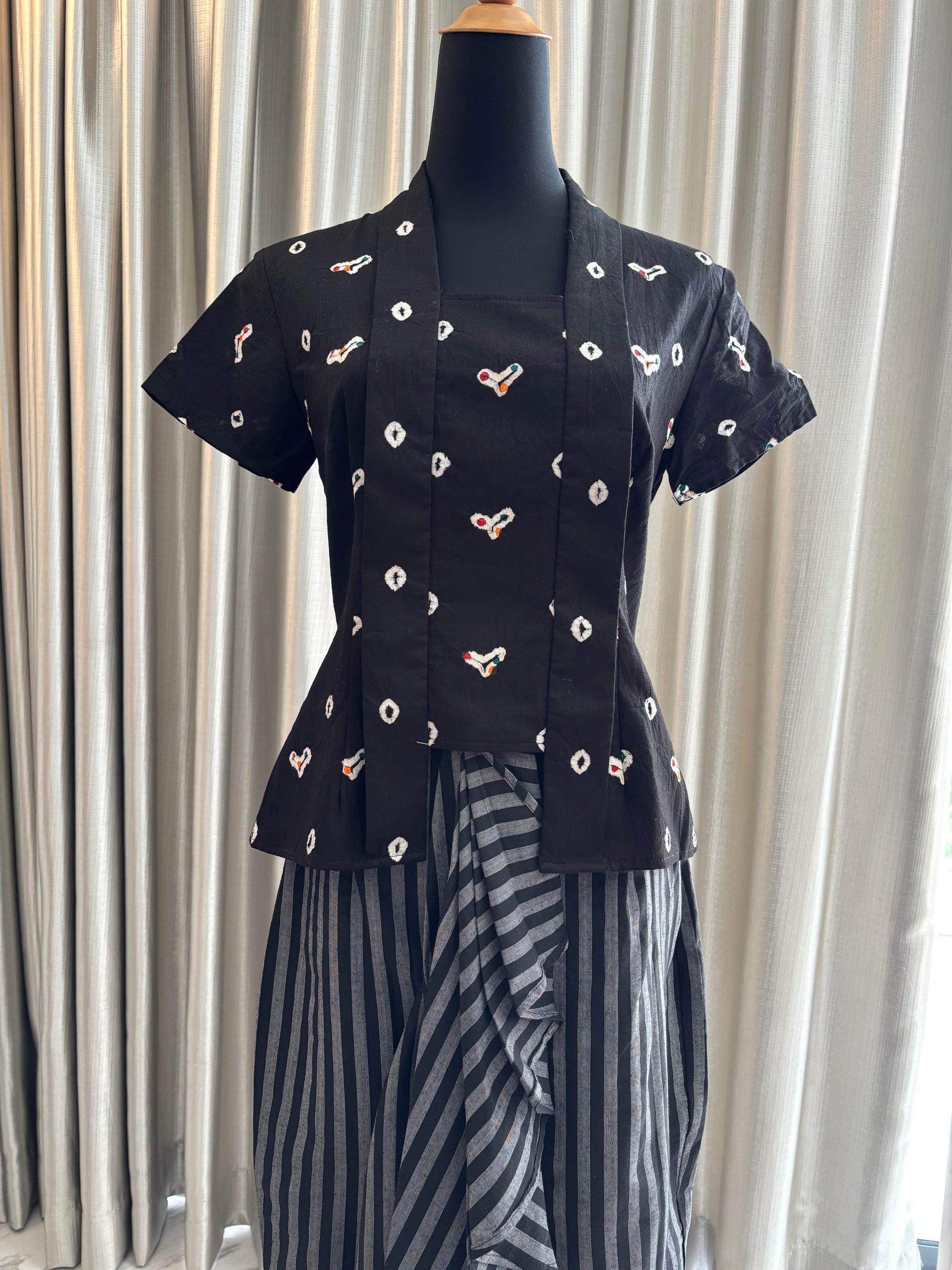 Set Kebaya Kutubaru Java Black – Hoki’s Closet