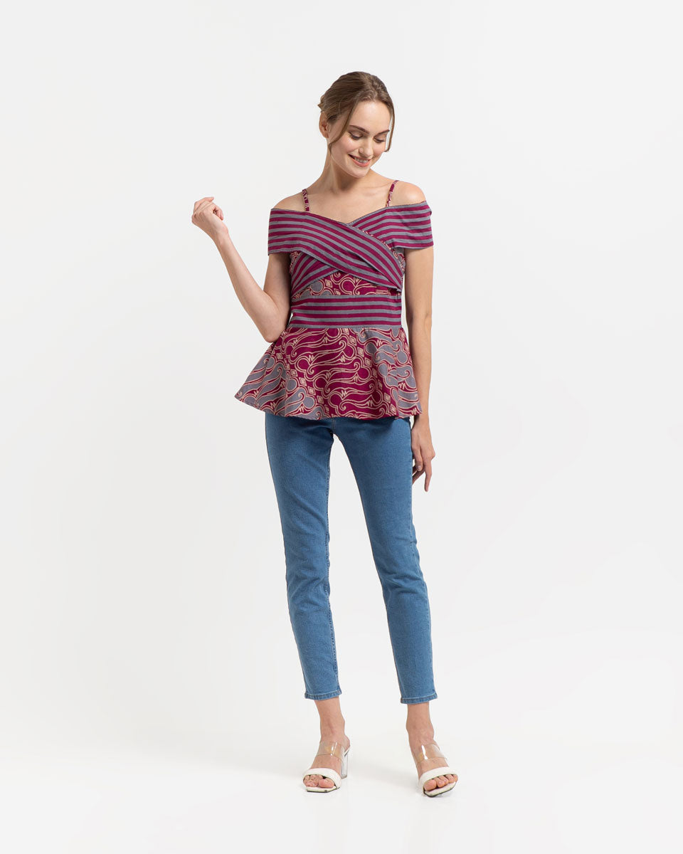 Top Magenta Sabrina Peplum